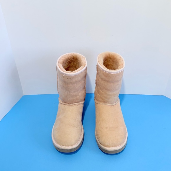 UGG Classic Tan Winter Boots Size Women 7 - Picture 2 of 14